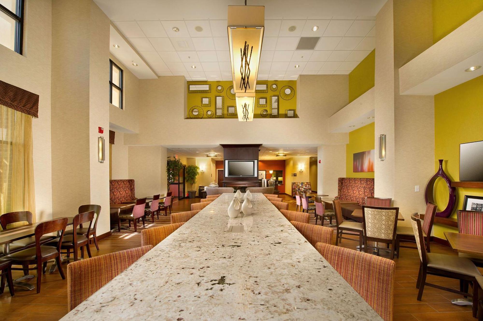 Hampton Inn And Suites San Antonio Airport מראה חיצוני תמונה